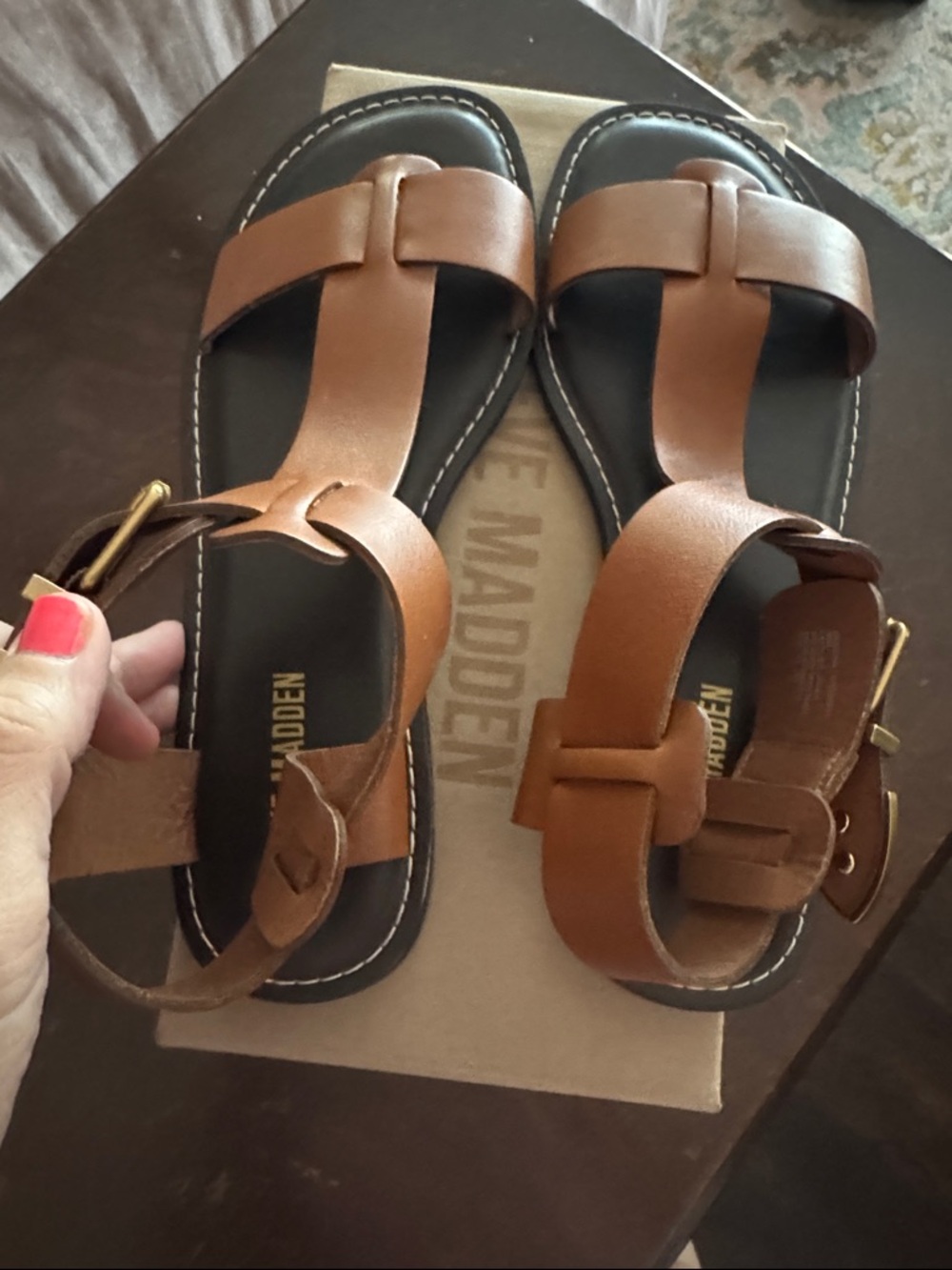 Steve Madden Brown Leather T-Strap Sandals - Picture 3 of 3